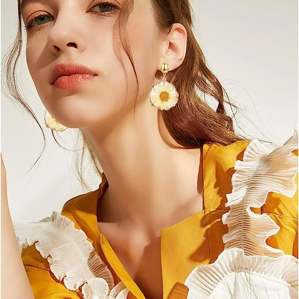 Real flowers 🌸 handmade Earrings - Picture 3 of 6